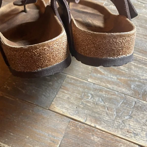 Birkenstock Gizeh Metallic Bronze Sandals🖤 - Picture 9 of 14